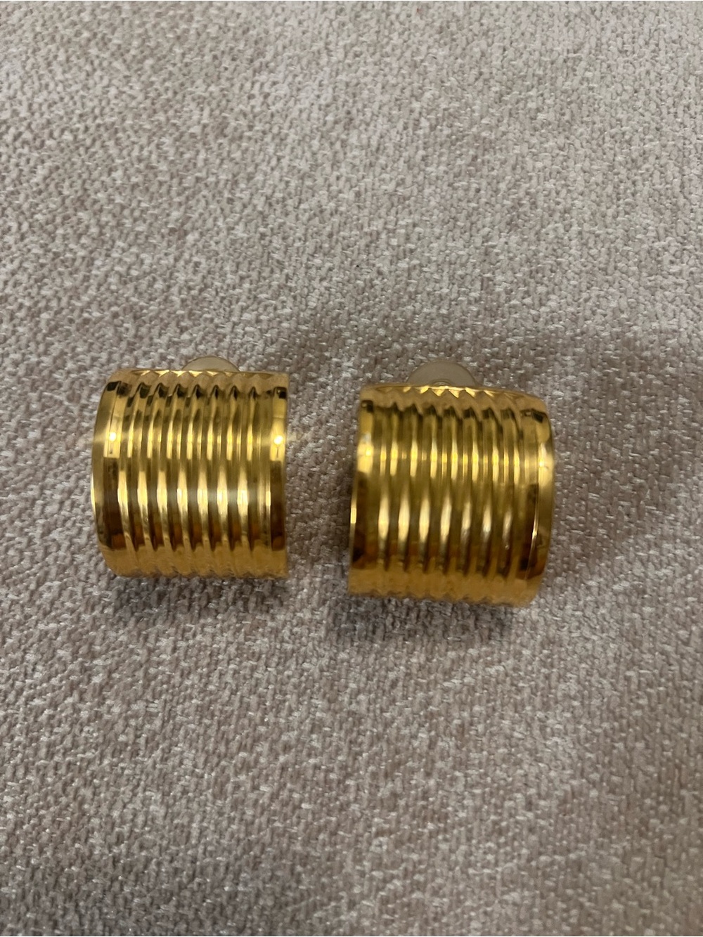 Gold Ribbed Earrings
